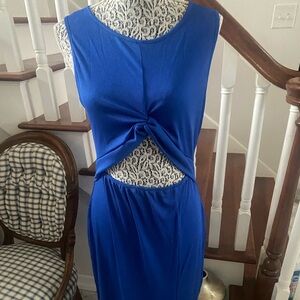 This Women's Elegant Bright Blue Sleeveless Sheath Dress is perfect for a party